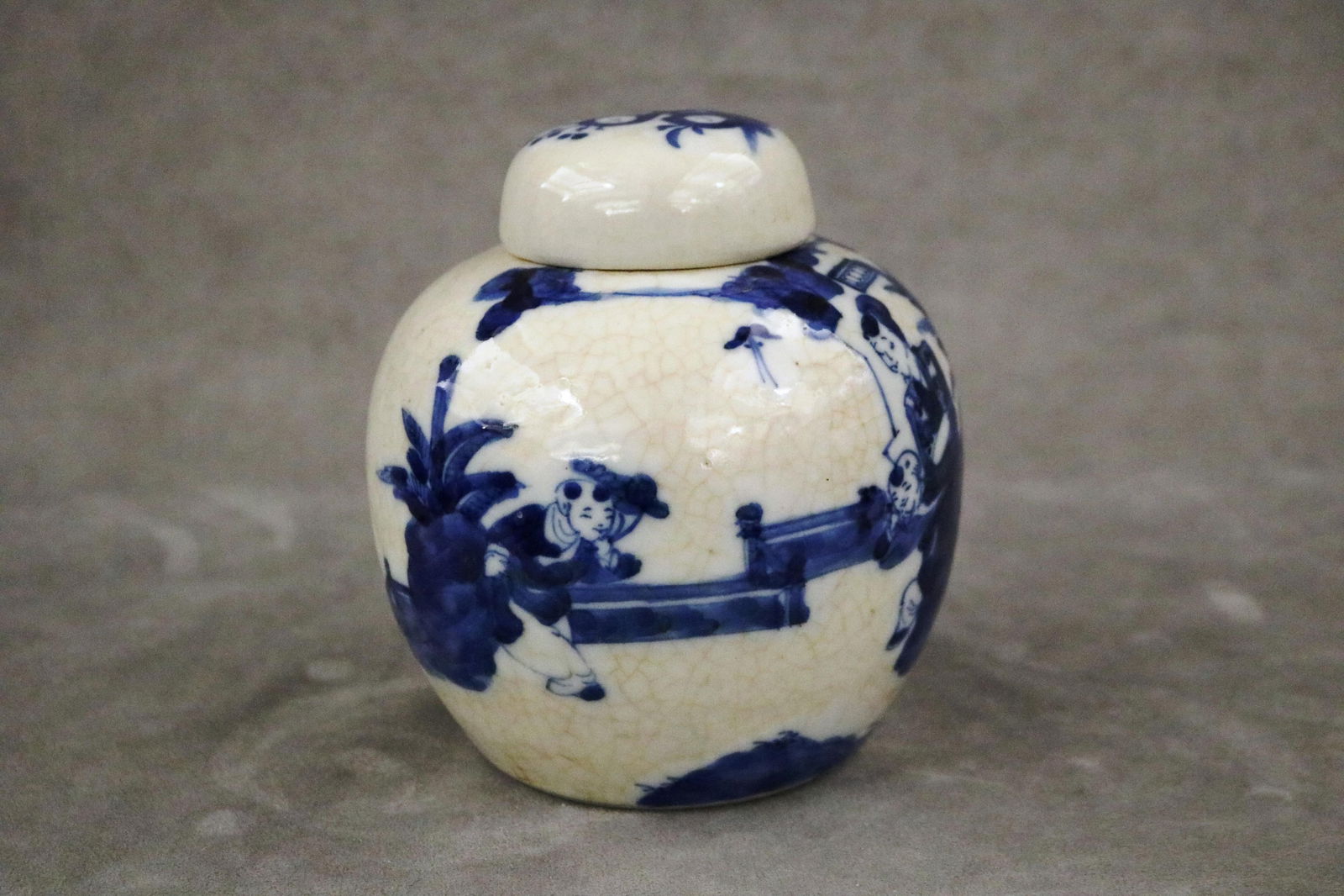 CHINESE BLUE AND WHITE CERAMIC SMALL LIFT-COVER GINGER JAR. 19th century H: 5 1/2 in. (1 of 15)
