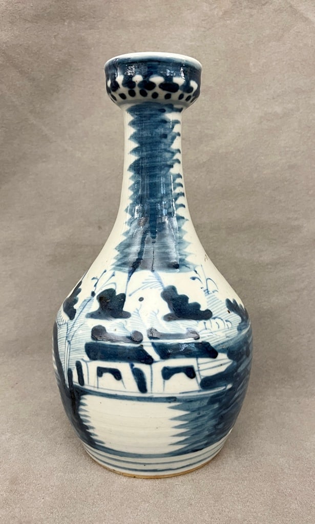 CHINESE BLUE AND WHITE PORCELAIN BOTTLE-FORM VASE WITH LANDSCAPE DECORATION. 19th century. - H: 9 (1 of 5)
