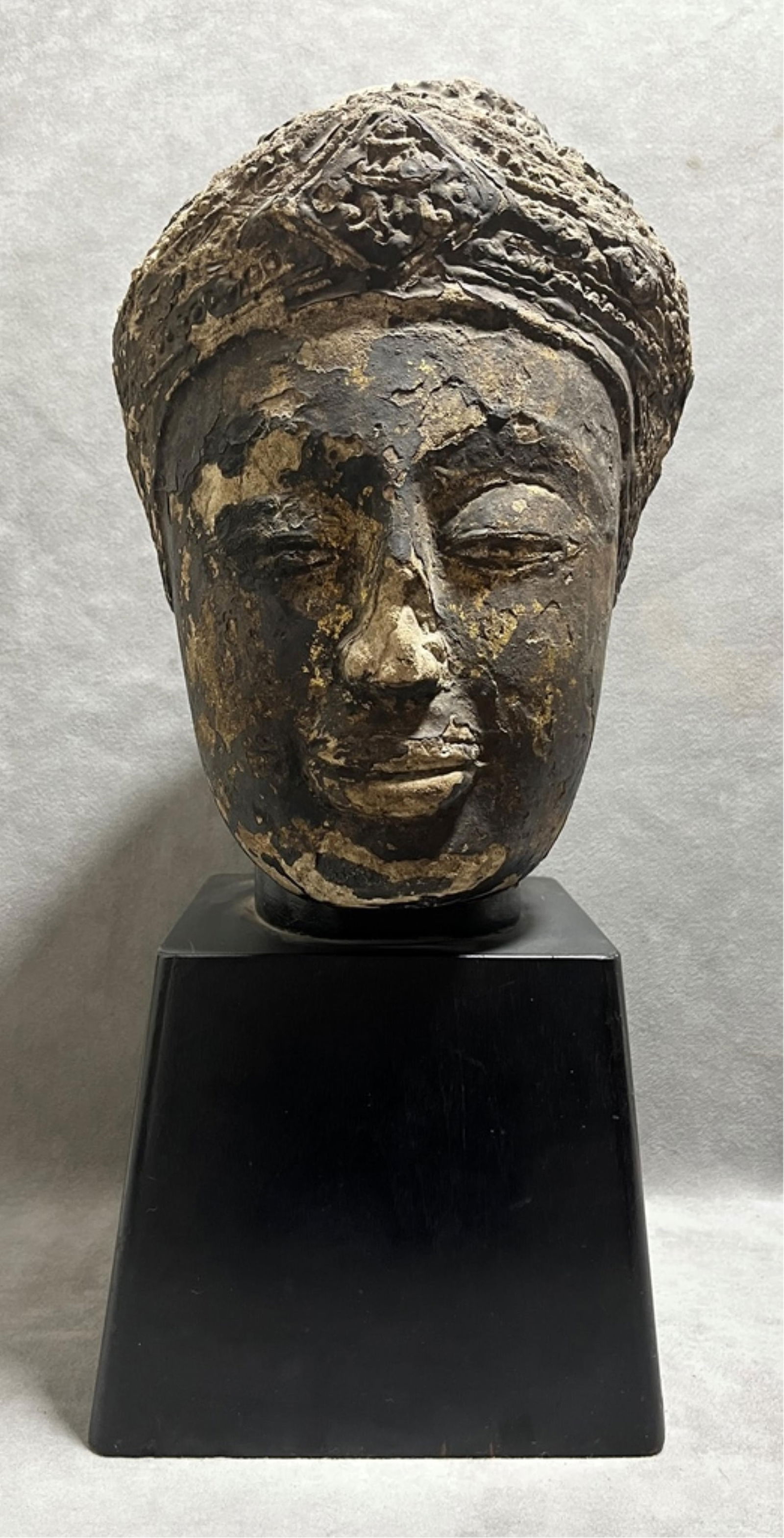 Thai Buddha head, rendered in stucco, Dvaravati-style, height: 17 inches (including base) (1 of 16)