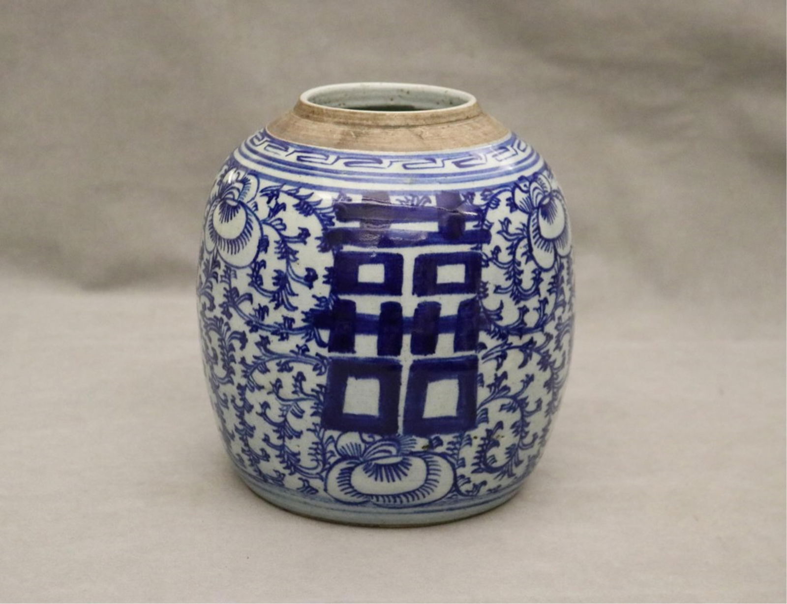 CHINESE BLUE AND WHITE CERAMIC GINGER JAR 19th century - . (1 of 8)