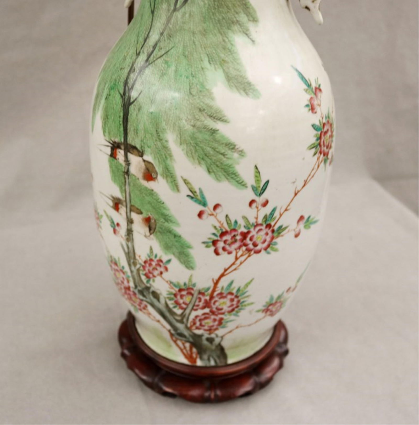 CHINESE FAMILLE VERTE BALUSTER-FORM VASE MOUNTED AS TABLE LAMP 19th century - Vase, H: 17 in.. (1 of 12)