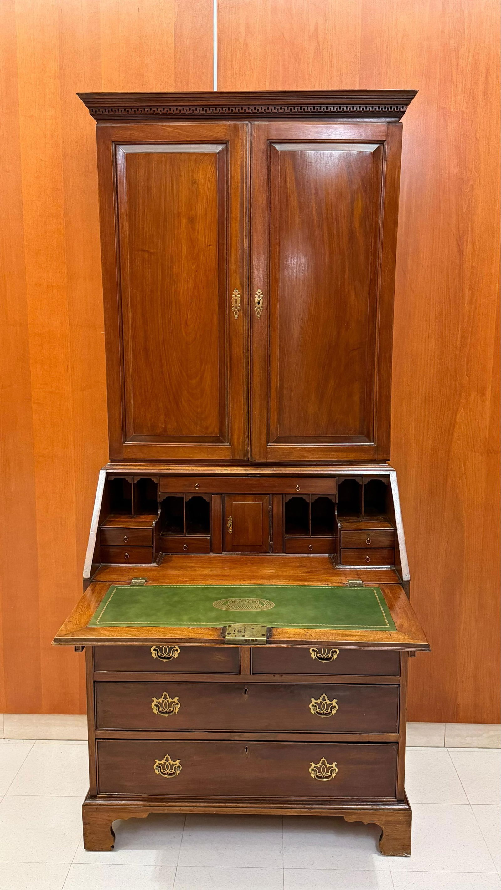 IRISH GEORGE III MAHOGANY SECRETARY BOOKCASE In two parts - H: 85 1/4". W: 37 1/2", at base. D: 20 (1 of 13)