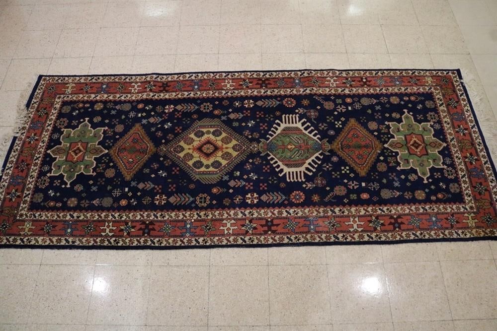 PAKISTANI RUG. - App. 5 ft. 2 in. x 8 ft. 2 in. (1 of 10)