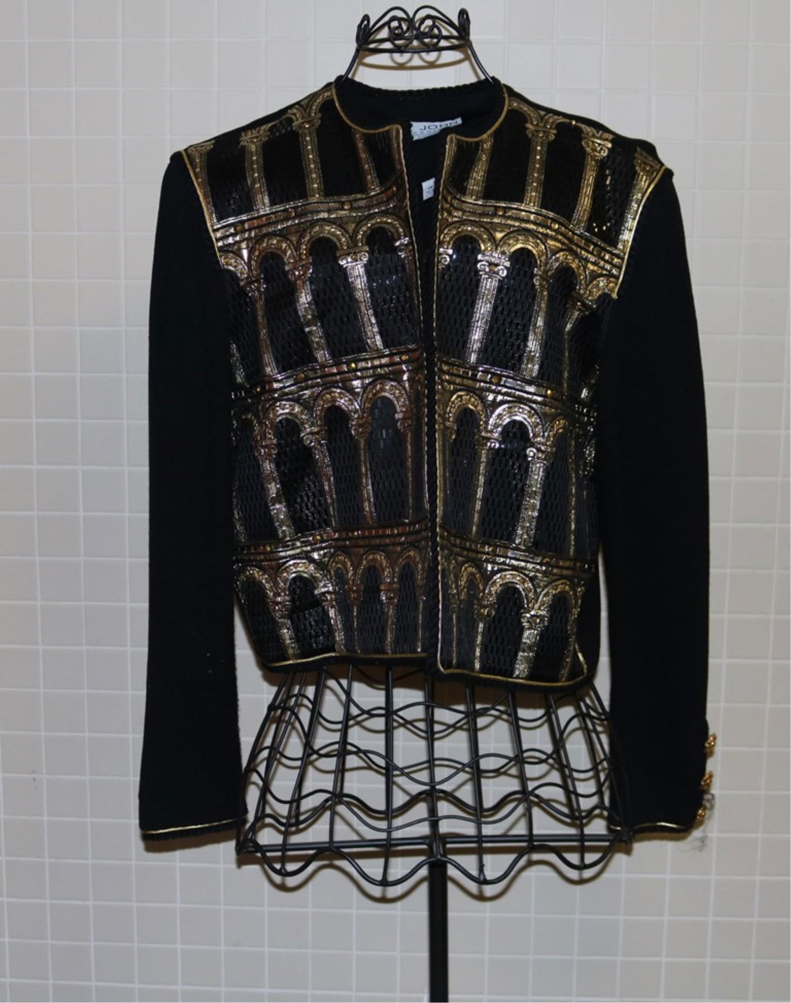 LADY'S ST. JOHN FIVE-PIECE EVENING ENSEMBLE WITH CO-ORDINATING EVENING BAG - . (1 of 20)