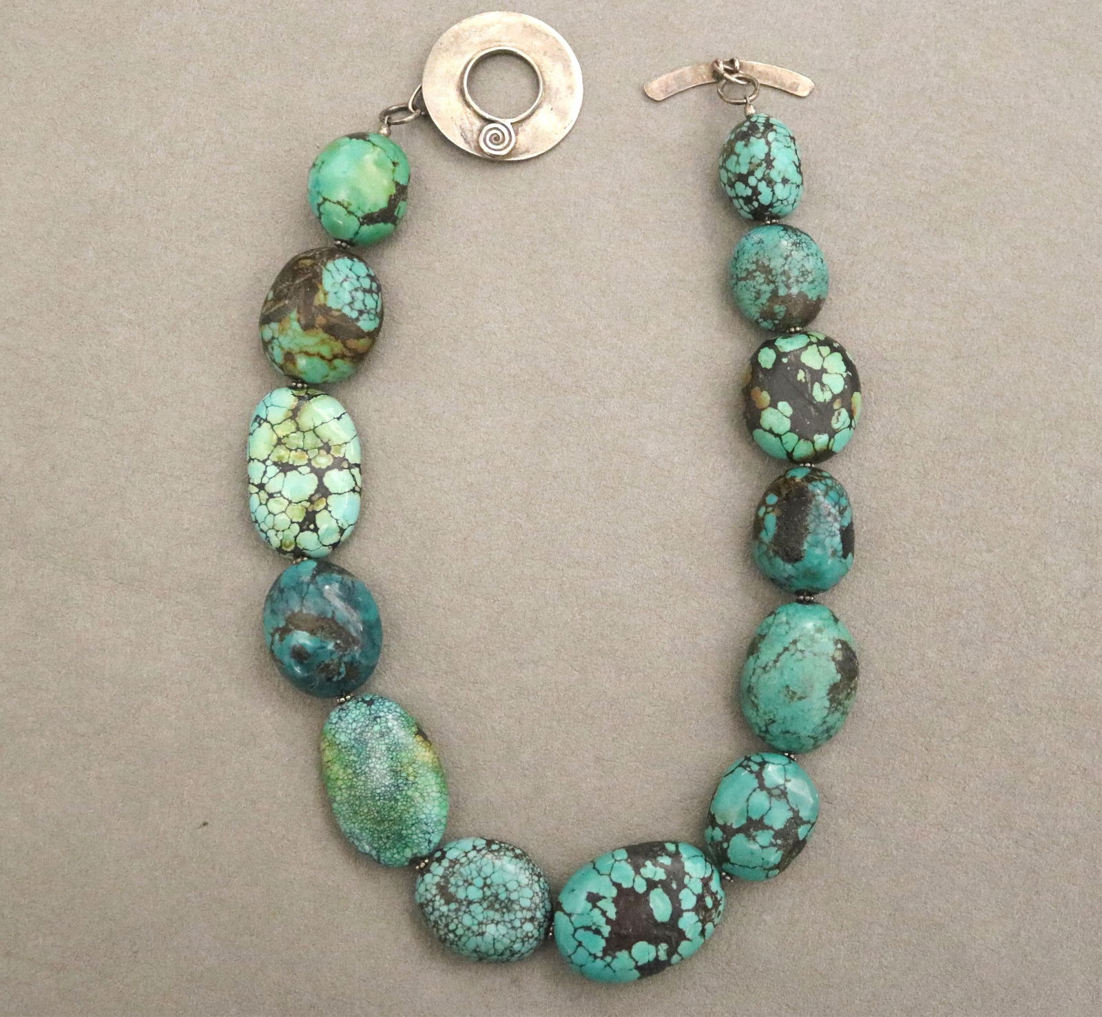 VARIOUS TYPE TURQUOISE OVAL CHUNK BEAD NECKLACE WITH STERLING SILVER CLASP BY SAKI - L:18 in., (1 of 15)