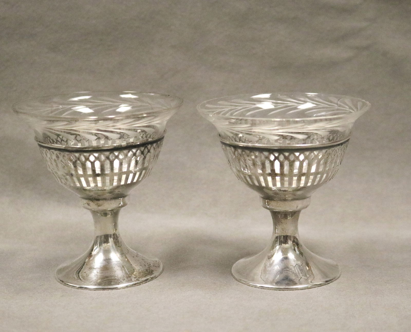 SET OF SIX STERULING SILVER SHERBET CUPS WITH FIVE ETCHED COLORLESS GLASS LINERS - Oval, H: 3 3/4 (1 of 10)