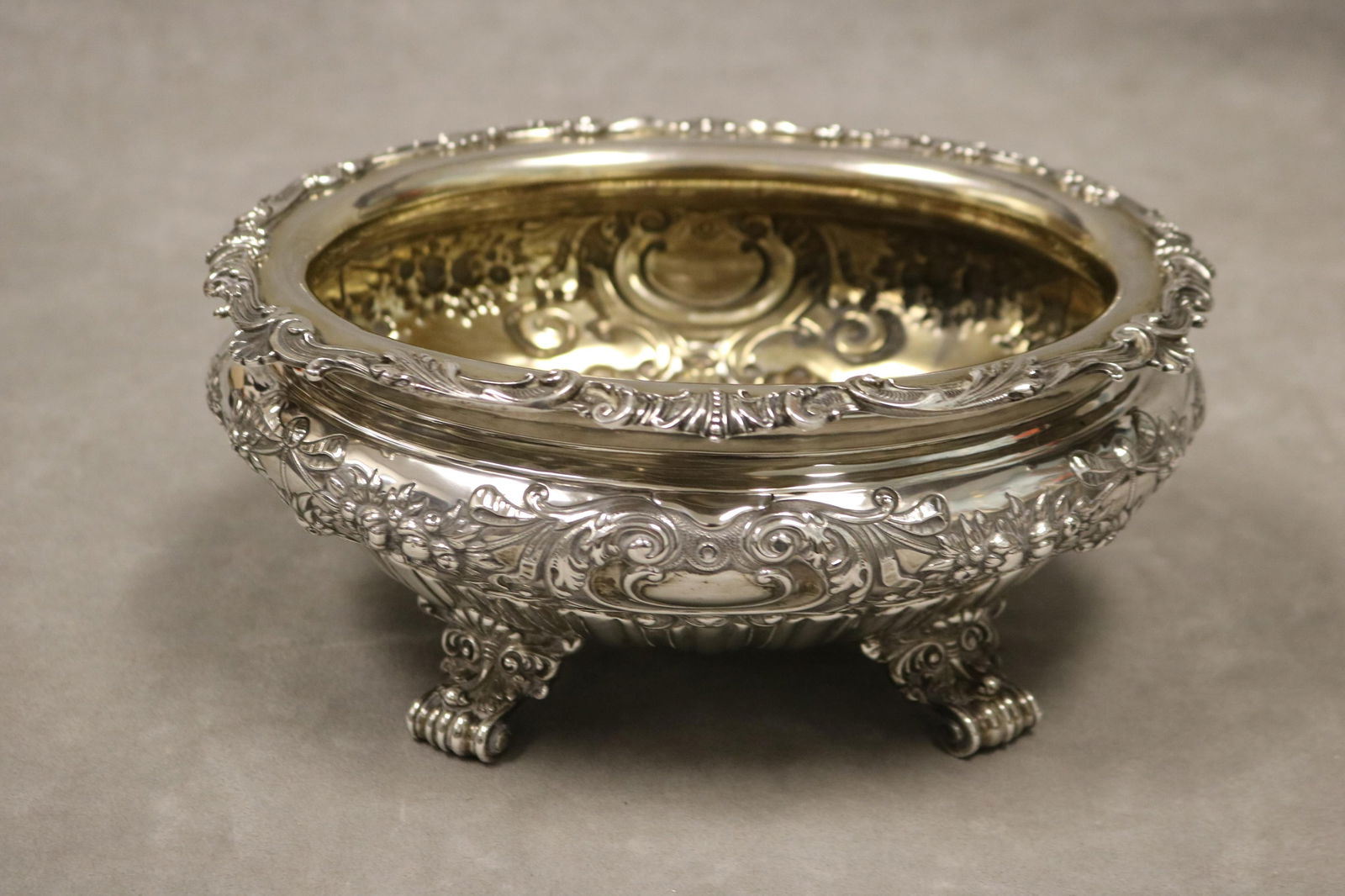 GORHAM CO. STERLING SILVER FOOTED OVAL CENTER BOWL late 19th-early 20th century - H: 4". L: 9½". (1 of 8)