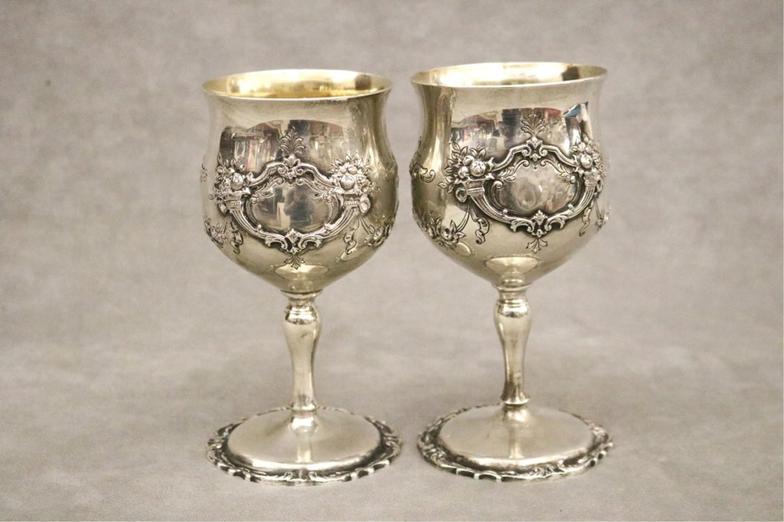 SET TWELVE REED & BARTON CO. "FRANCIS I" PATTERN STERLING SILVER GOBLETS - H: 6 3/8 in. Wt. 96 troy (1 of 6)