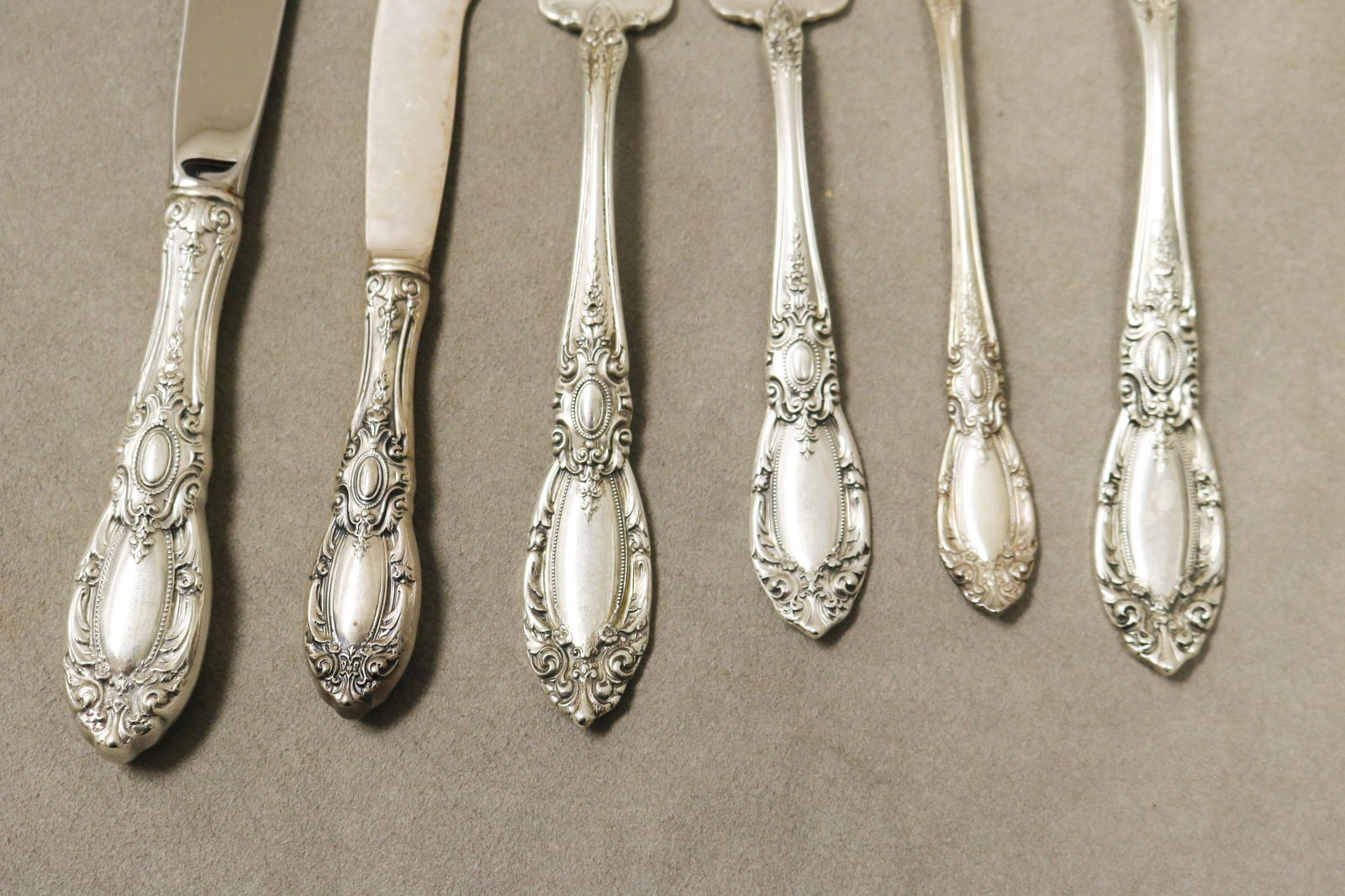 87-PIECE SERVICE TOWLE CO. "KING RICHARD" PATTERN STERLING SILVER FLATWARE - Wt.: 104.2 troy oz., (1 of 5)