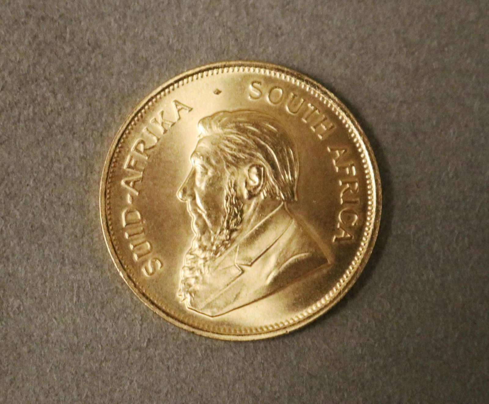 SOUTH AFRICAN GOLD KRUGERRAND DATED 1982 - .: SOUTH AFRICAN GOLD KRUGERRAND DATED 1982