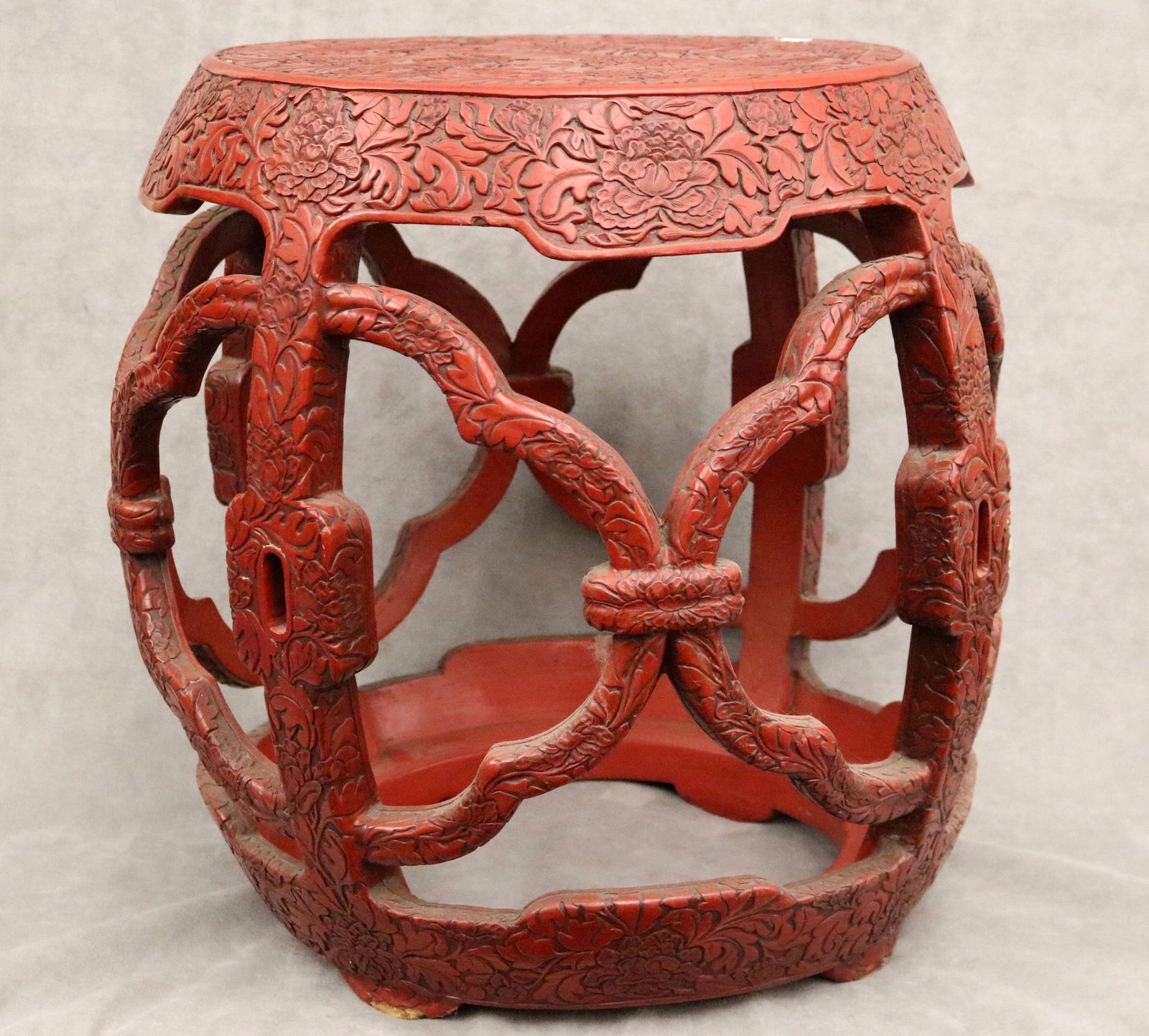 CHINESE CARVED RED CINNABAR LACQUERED DRUM-FORM GARDEN SEAT - .: CHINESE CARVED RED CINNABAR LACQUERED DRUM-FORM GARDEN SEAT