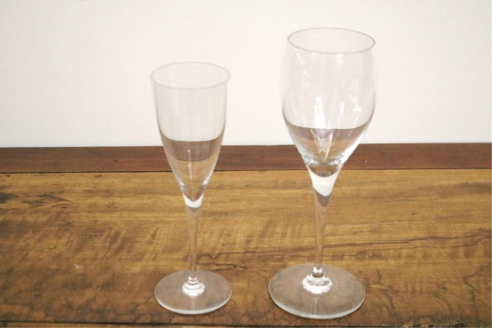 60-PIECE PARTIAL SERVICE BACCARAT COLORLESS CRYSTAL STEMWARE - Water goblets, H: 9 1/2 in.. (1 of 2)