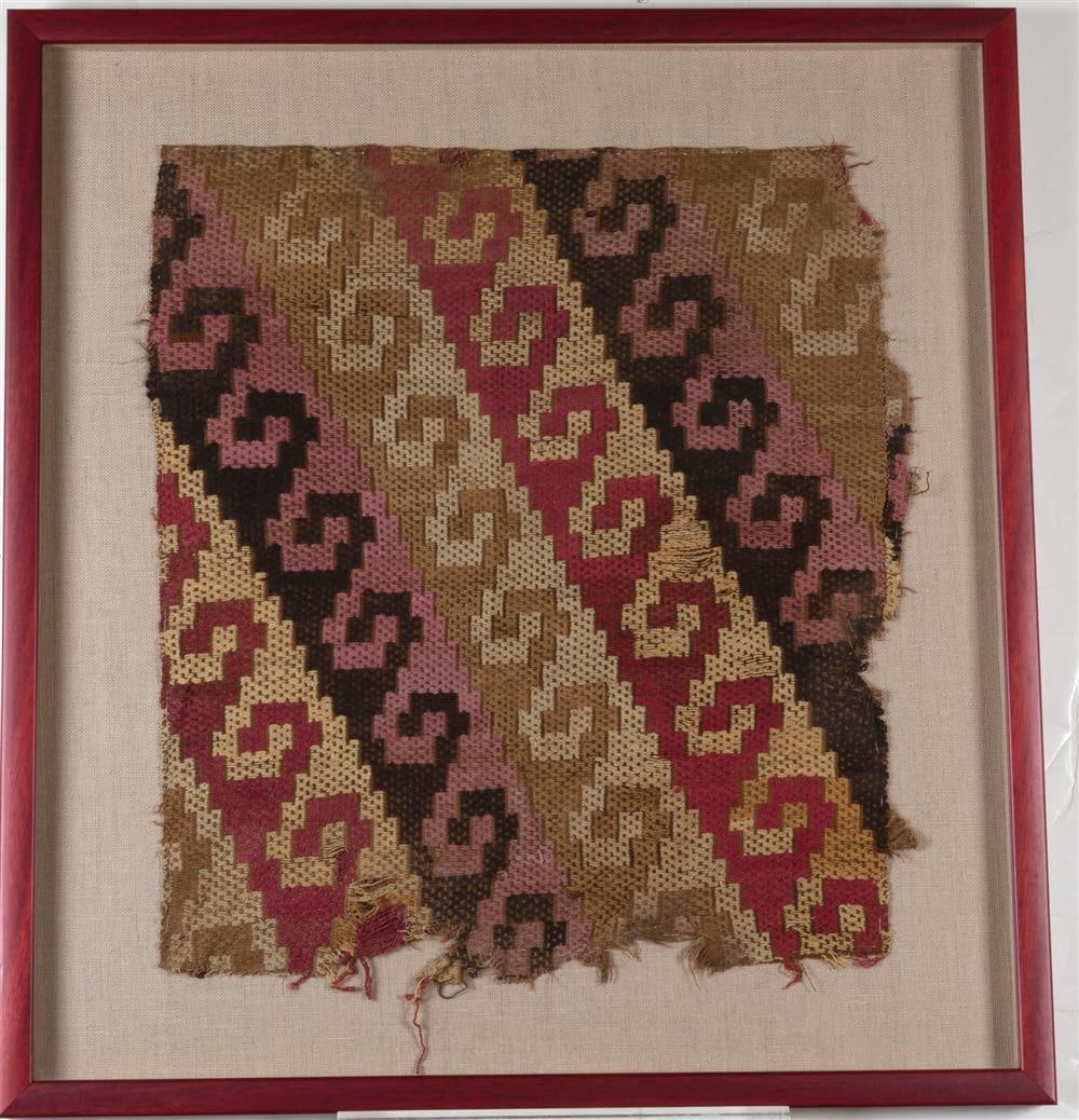 PRE-COLUMBIAN TEXTILE CHANCAY WEAVED FRAMED FRAGMENT, - .: PRE-COLUMBIAN TEXTILE CHANCAY WEAVED FRAMED FRAGMENT, This framed ancient Peruvian textile fragment, specifically a slit-tapestry weaving from the Chancay cultures of Peru's Central Coast. The design