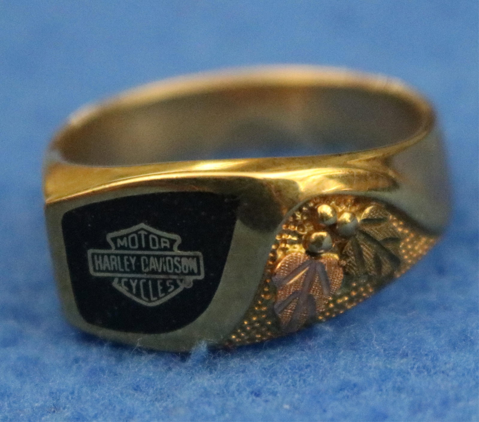 HARLEY DAVIDSON MOTORCYCLE 10K YELLOW GOLD RING - Gross wt. 4 dwt. (1 of 13)
