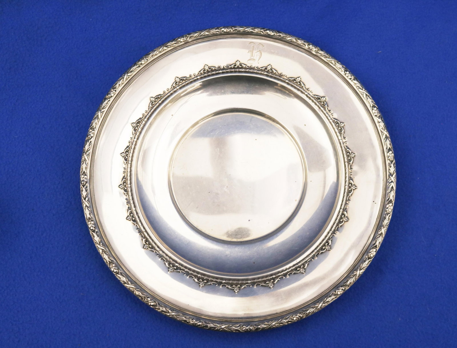 FIVE ASSORTED STERLING SILVER TABLE ITEMS - Silver weight, 13.2 troy oz.. - 11