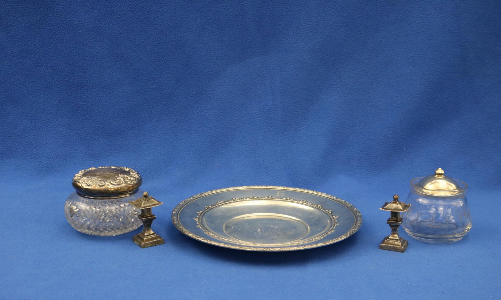 FIVE ASSORTED STERLING SILVER TABLE ITEMS - Silver weight, 13.2 troy oz.. - 5