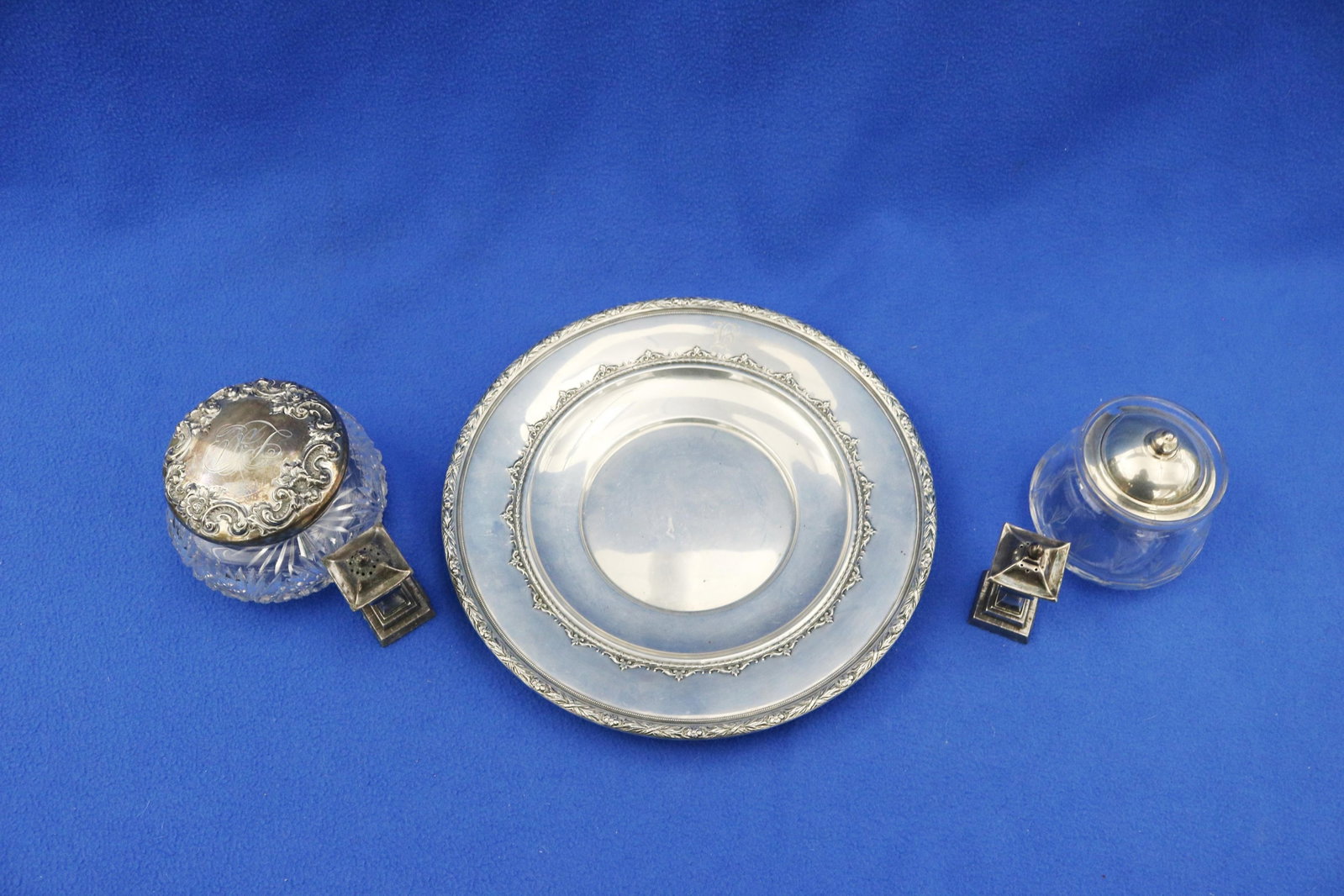 FIVE ASSORTED STERLING SILVER TABLE ITEMS - Silver weight, 13.2 troy oz.. - 6
