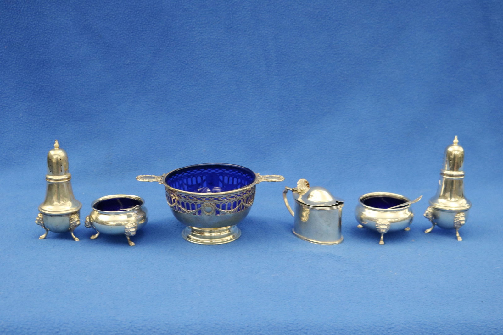 EIGHT STERLING SILVER TABLE ARTICLES - Silver wt. app. 13 troy oz.. (1 of 10)