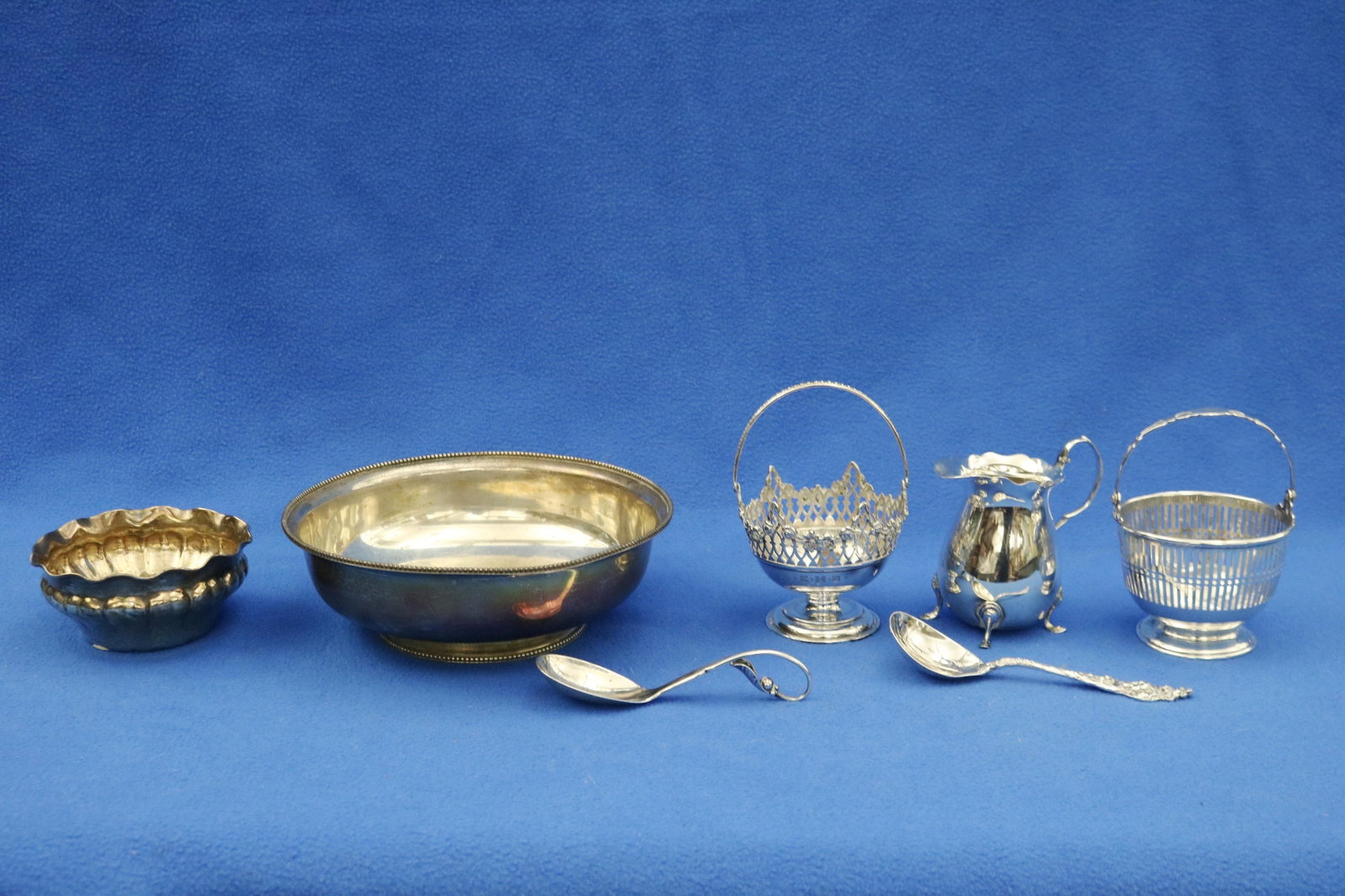 SEVEN ASSORTED STERLING SILVER TABLE ARTICLES - . (1 of 9)