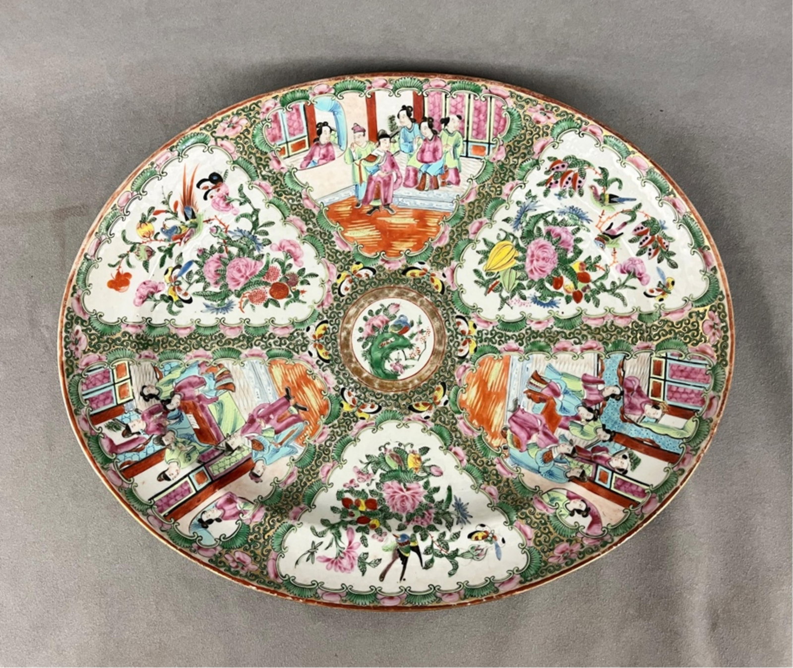 CHINESE ROSE MEDALLION OVAL PLATTER 19th century - 16 1/2 in. x 13 1/2 in.. (1 of 5)