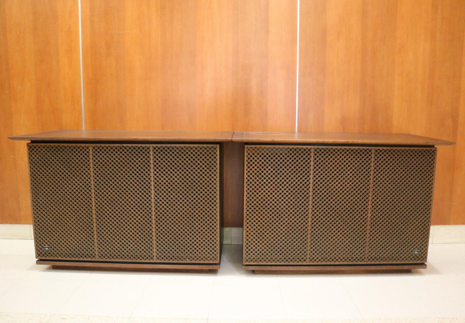 VINTAGE TEAKWOOD CONSOLE STEREO SYSTEM WITH PAIR OF VINTAGE JBL C50 OLYMPUS CONSOLE SPEAKERS, CIRCA (1 of 16)