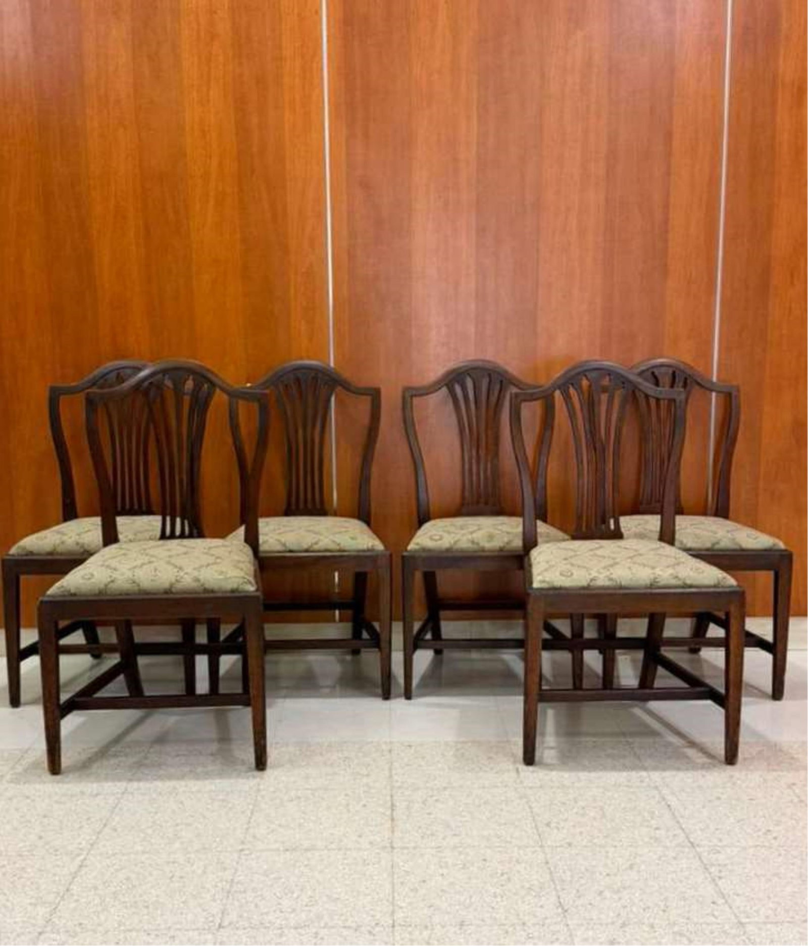 SET SIX AMERICAN HEPPLEWHITE WALNUT SLIP-SEAT SIDE CHAIRS circa 1790 - . (1 of 14)
