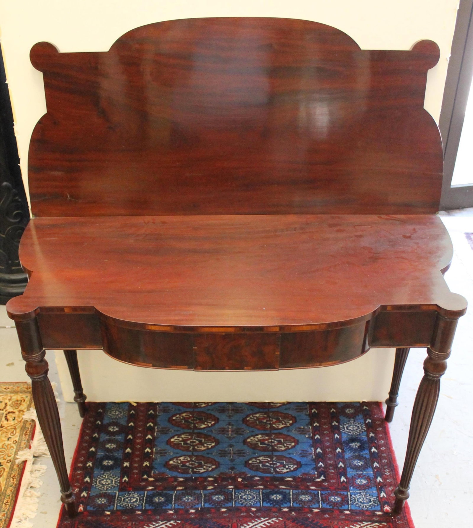 AMERICAN SHERATON INLAID MAHOGANY FOLD-TOP CARD TABLE - H: 27 in. Top, W: 39 7/8 in.. (1 of 7)