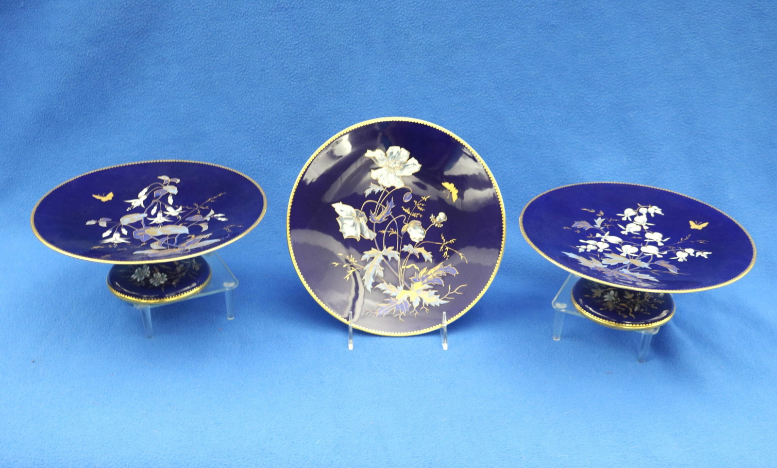SET OF ELEVEN HAND-PAINTED COBALT PORCELAIN DESSERT PLATES WITH PAIR COMPOTES - D: 8 7/8 in.. (1 of 9)