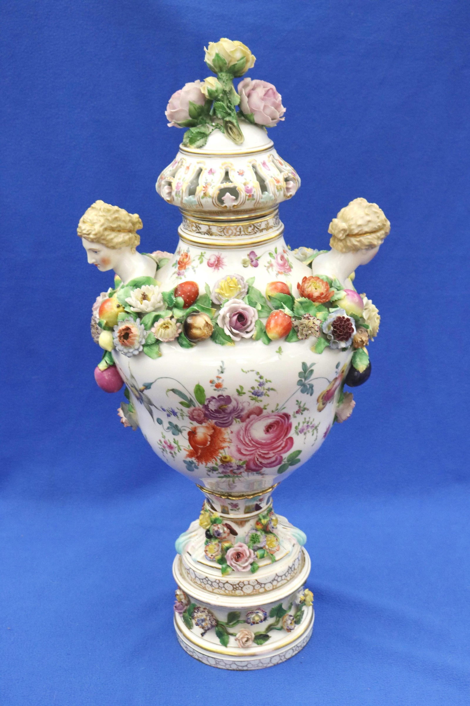 GERMAN DRESDEN (CARL THIEME) POLYCHROMED PORCELAIN LIFT-COVER URN WITH FULLY SCULPTED HEAD OF (1 of 13)