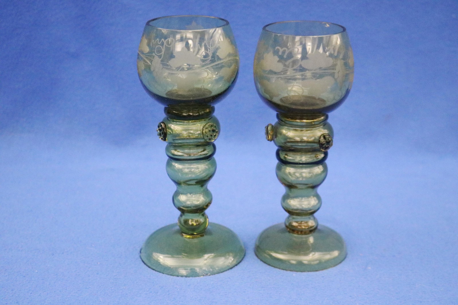 15 GERMAN ETCHED PALE GREEN GLASS HOCHT GLASSES - . (1 of 4)