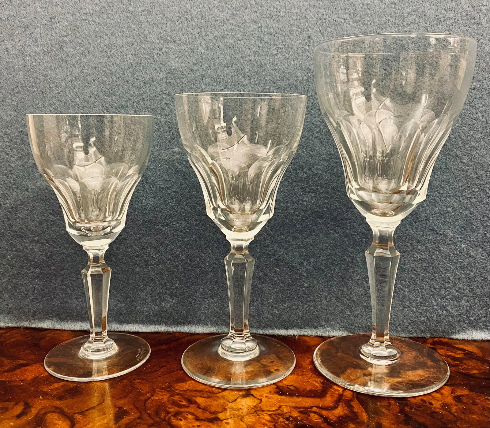 SET OF 31 VAL ST LAMBERT COLORLESS CRYSTAL GOBLETS. - . (1 of 8)