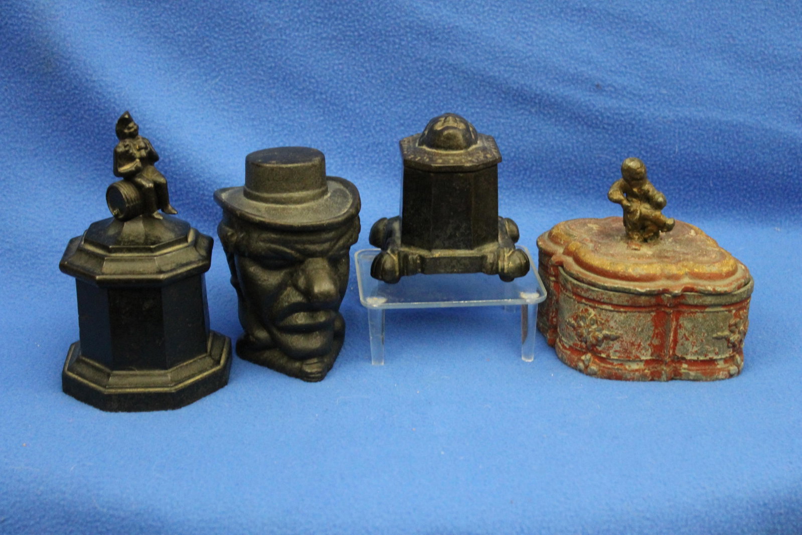 SET FOUR ENGLISH IRON LIFT-TOP TOBACCO CONTAINERS WITH FIGURAL DECORATION 19th centuiry - Tallest, (1 of 20)