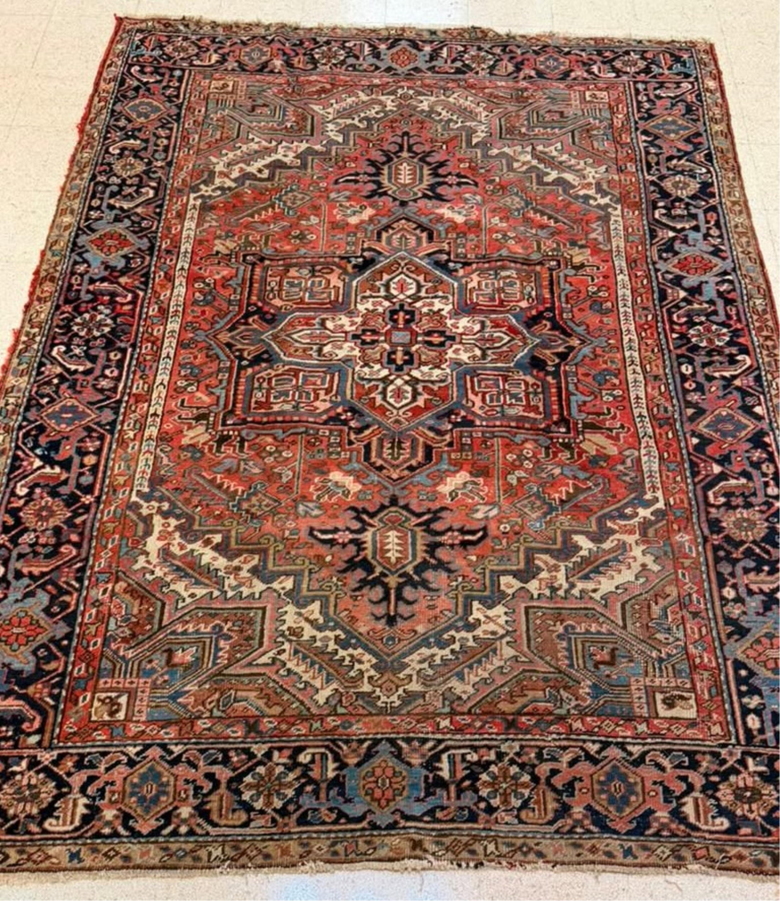 HERIZ RUG Early-to-mid 20th century - App. 7 ft. 2 in. x 9 ft. 3 in.. (1 of 14)