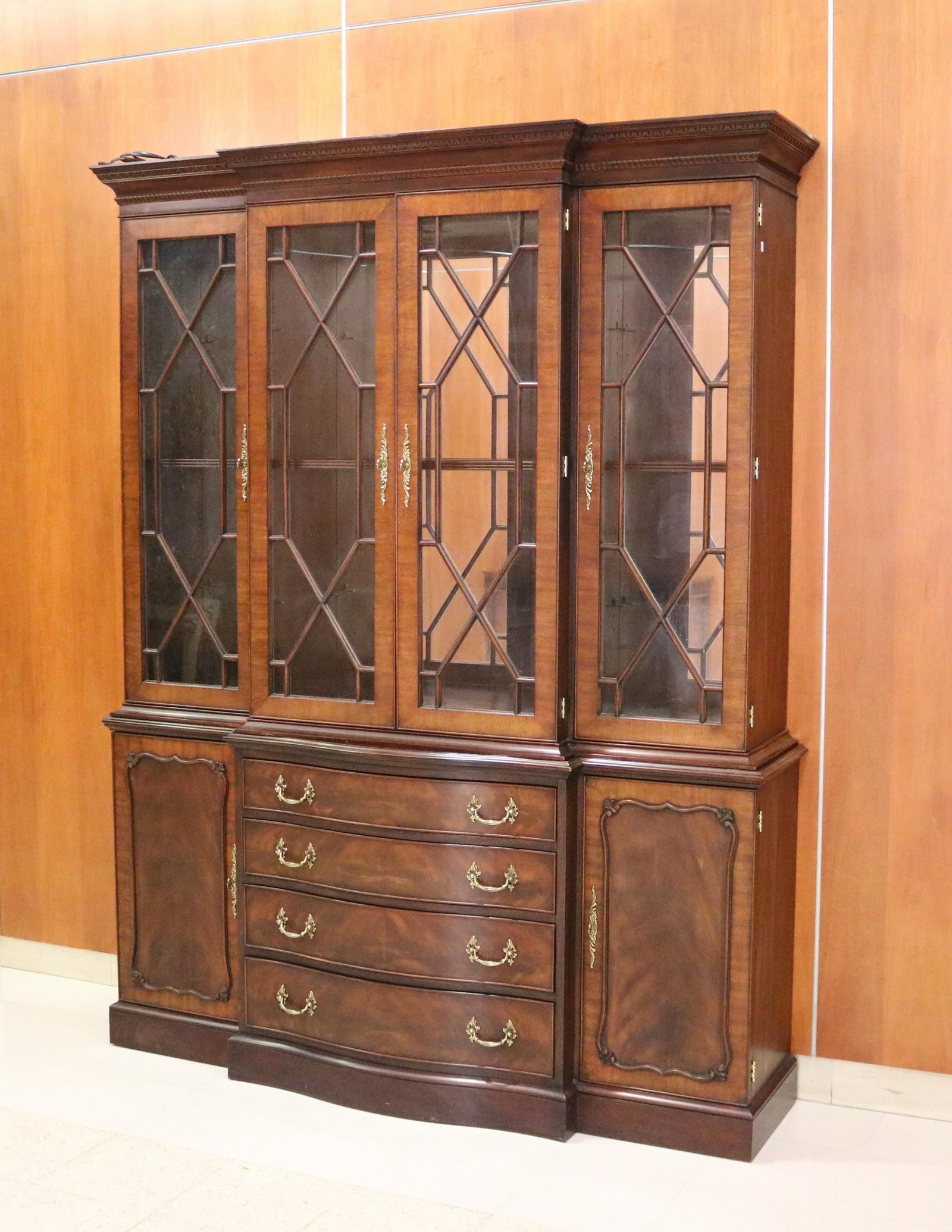 HENKEL-HARRIS CO. CHIPPENDALE STYLE MAHOGANY BREAKFRONT WITH FOUR GLAZED DOORS - . (1 of 12)