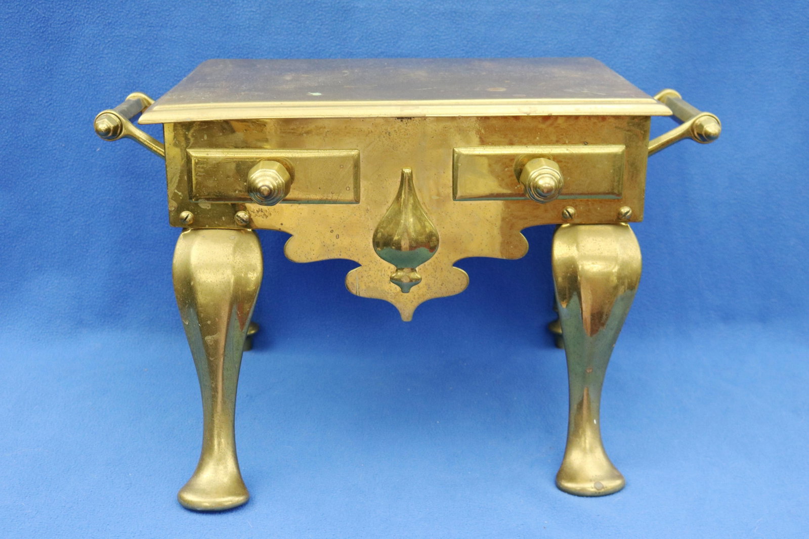 ENGLISH BRASS FIREPLACE TRIVET 18th century - H: 12 1/2 in. Top, 16 1/2 in. x 11 in.. (1 of 7)