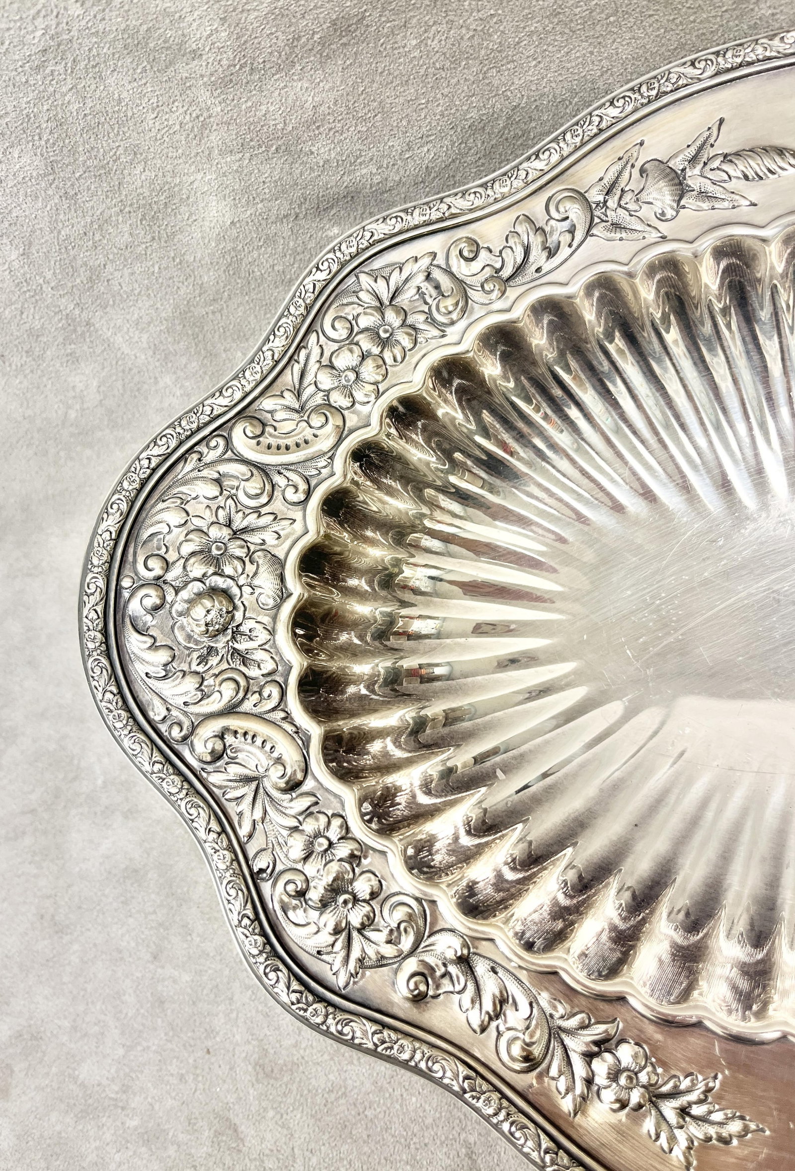 THREE SILVER-PLATED TABLE ITEMS - . - 4