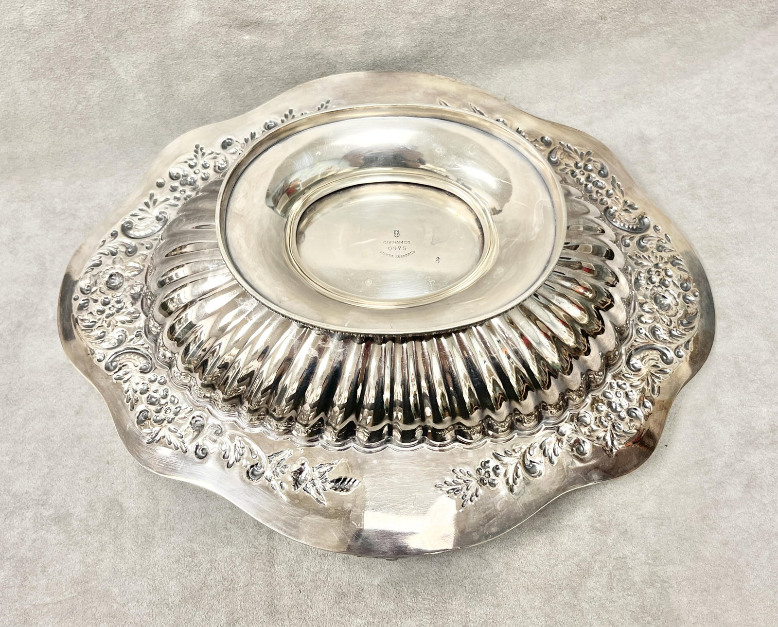 THREE SILVER-PLATED TABLE ITEMS - . - 7