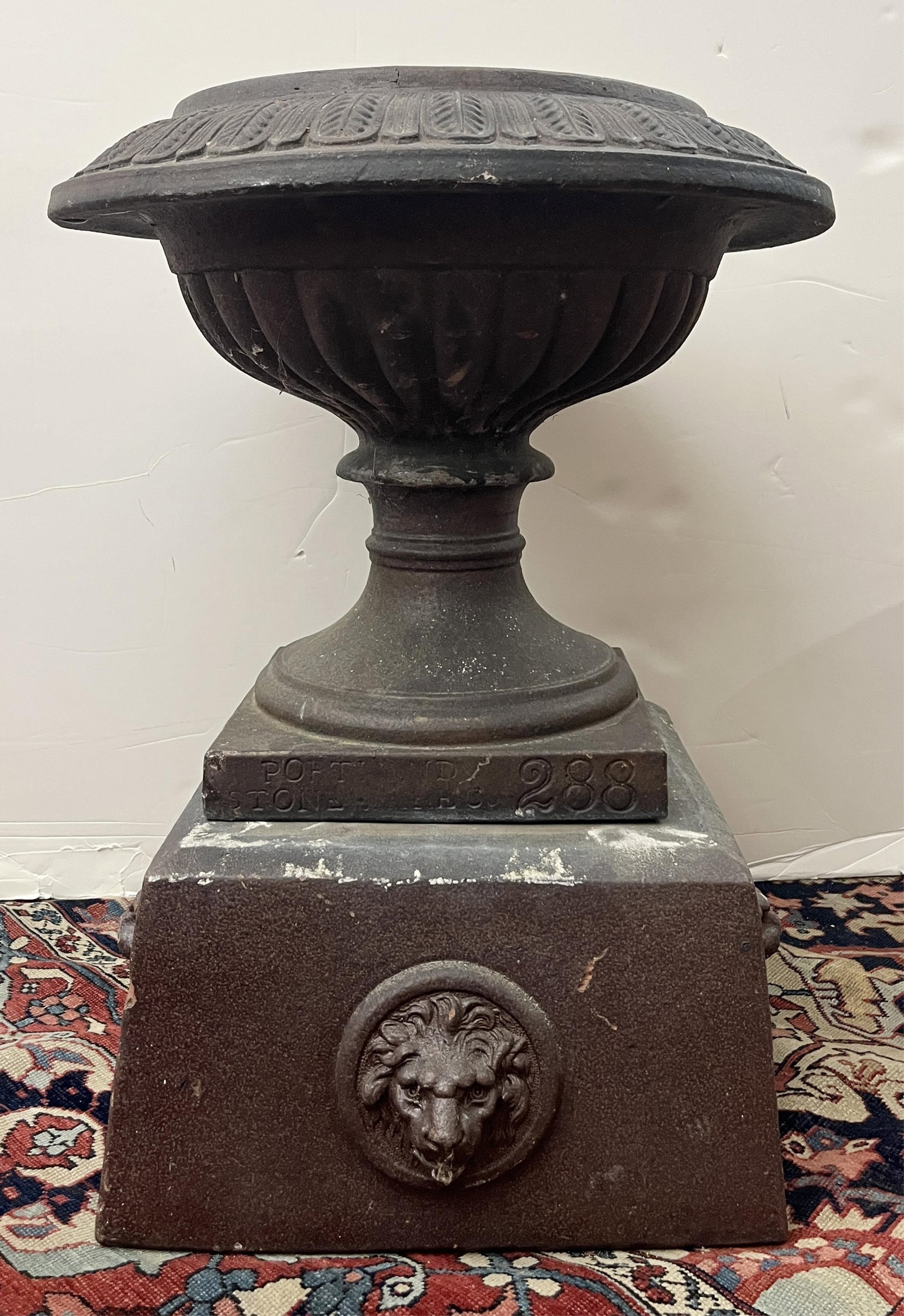 PORTLAND STONEWARE GEORGE III STYLE CAST IRON URN ON SEPARATE PEDESTAL 19th century - . (1 of 8)