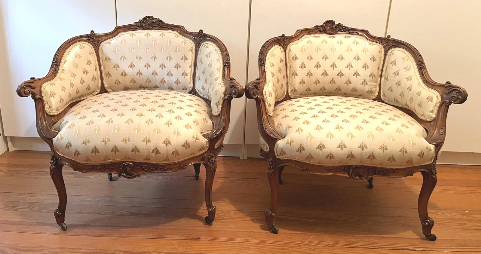 PAIR FRENCH LOUIS XV STYLE UPHOLSTERED SLIPPER CHAIRS - H: 27 IN; W: 28 IN; D: 24 IN. (1 of 7)