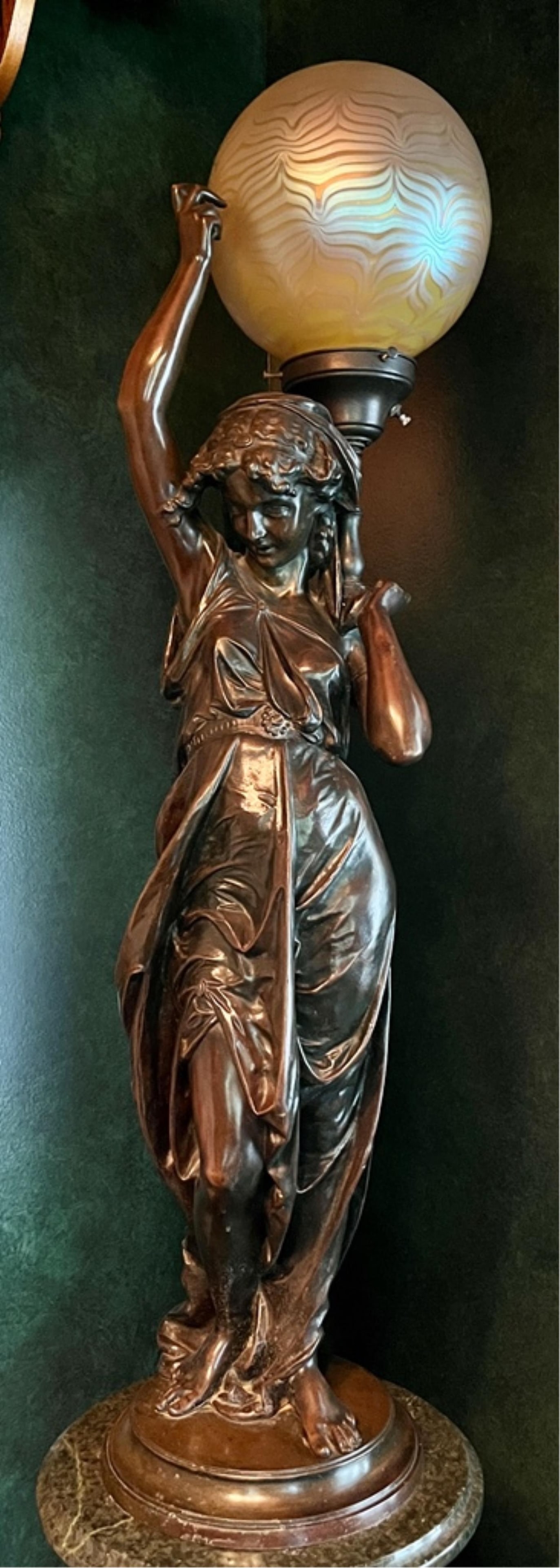LATE VICTORIAN CAST BRONZE MAIDEN NEWEL POST LAMP WITH QUEZAL OR DURAND ART GLASS GLOBE SHADE - H: (1 of 5)