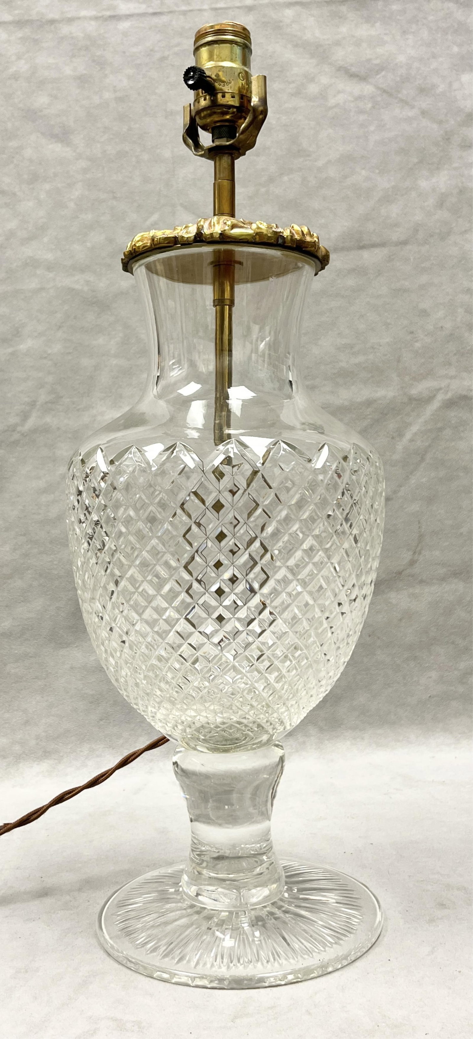 PAIR COLORLESS GLASS DIAMOND-PATTERN URN-FORM TABLE LAMPS WITH CAST BRASS COLLARS - H: 31 inches, (1 of 5)