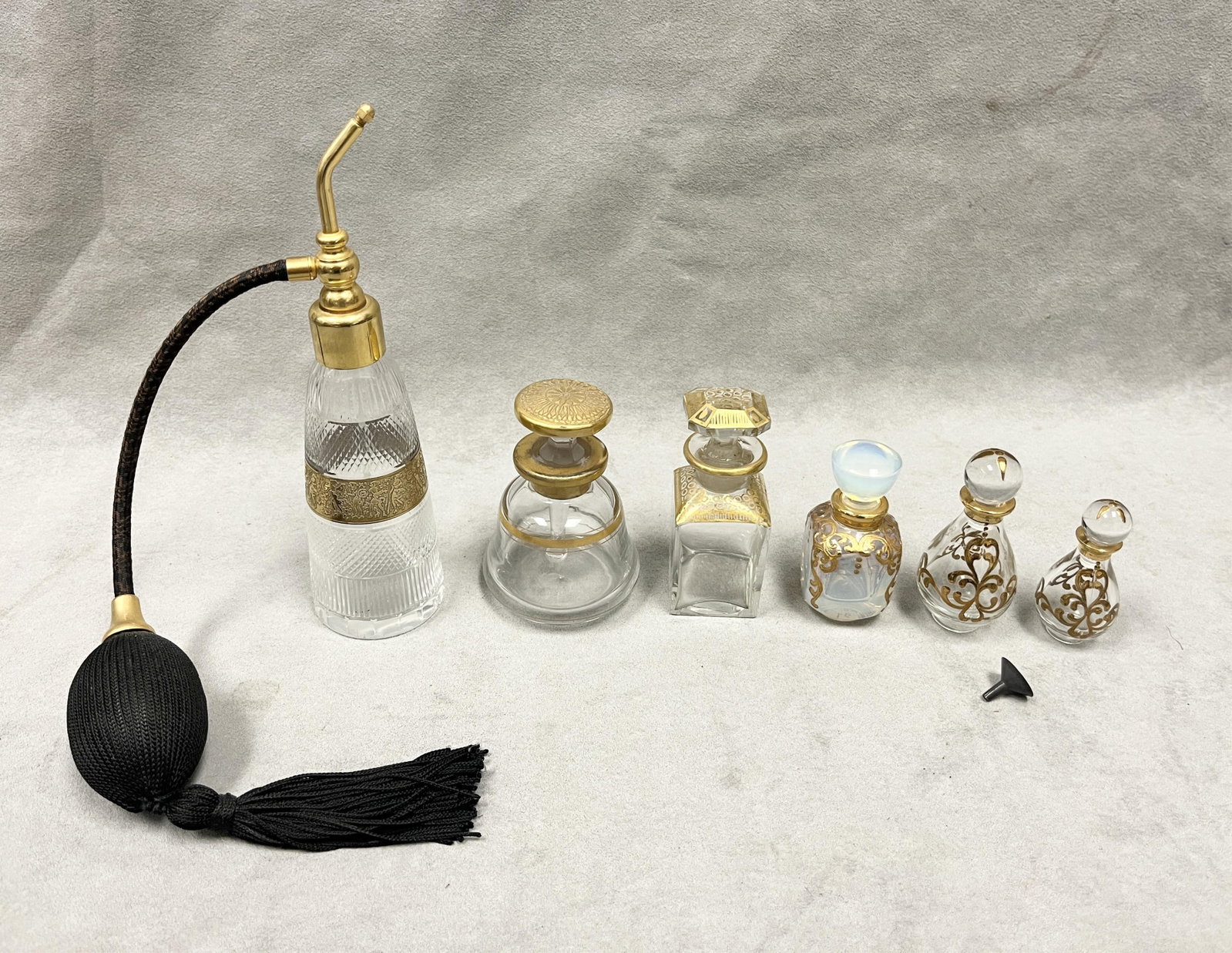 SIGNED MOSER GILT-BANDED CUT CRYSTAL PERFUME ATOMIZER, WITH FIVE ASSORTED PERFUME BOTTLES - (1 of 20)