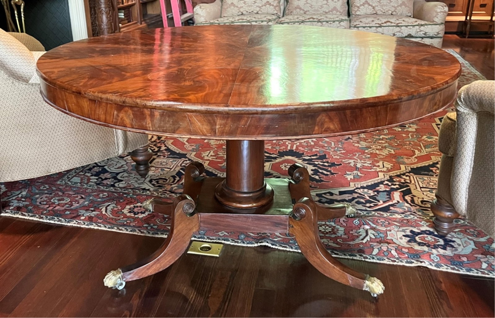 REGENCY FIGURED MAHOGANY CIRCULAR-TOP CENTER TABLE - H: 28 IN; D: 45 IN. (1 of 3)