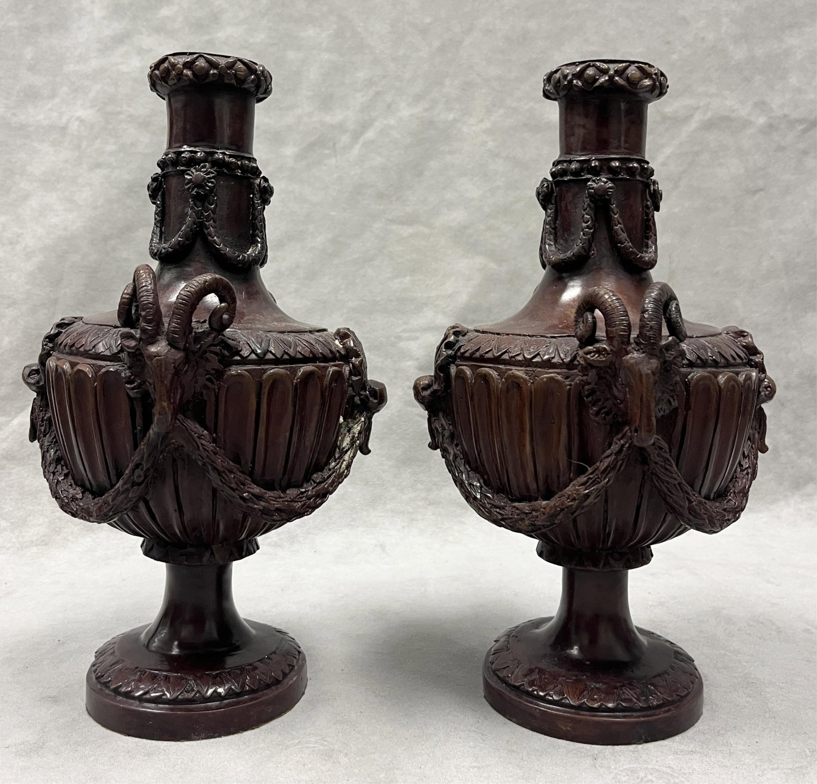 PAIR MAITLAND-SMITH CO. NEOCLASSICAL STYLE BRONZE-PATINATED METAL TABLE-TOP URNS - H: 11 1/4 (1 of 6)