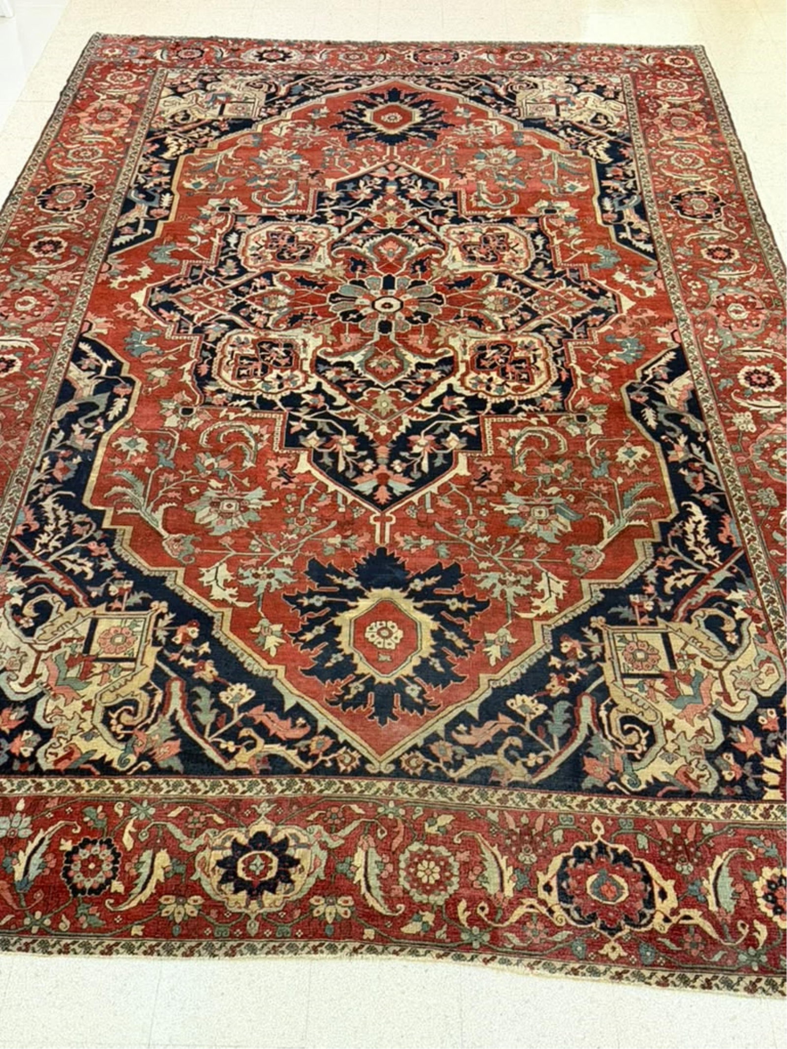 SERAPI (HERIZ) RUG - App. 9 ft. 5 in. x 13 ft. 5 in..: SERAPI (HERIZ) RUG App. 9 ft. 5 in. x 13 ft. 5 in.