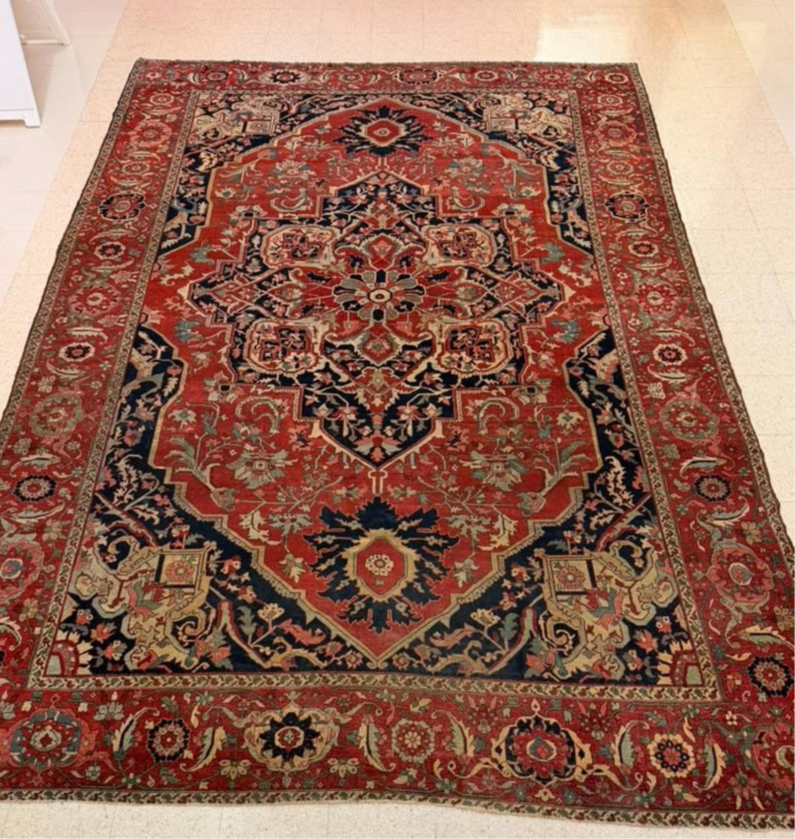 SERAPI (HERIZ) RUG - App. 9 ft. 5 in. x 13 ft. 5 in.. - 2