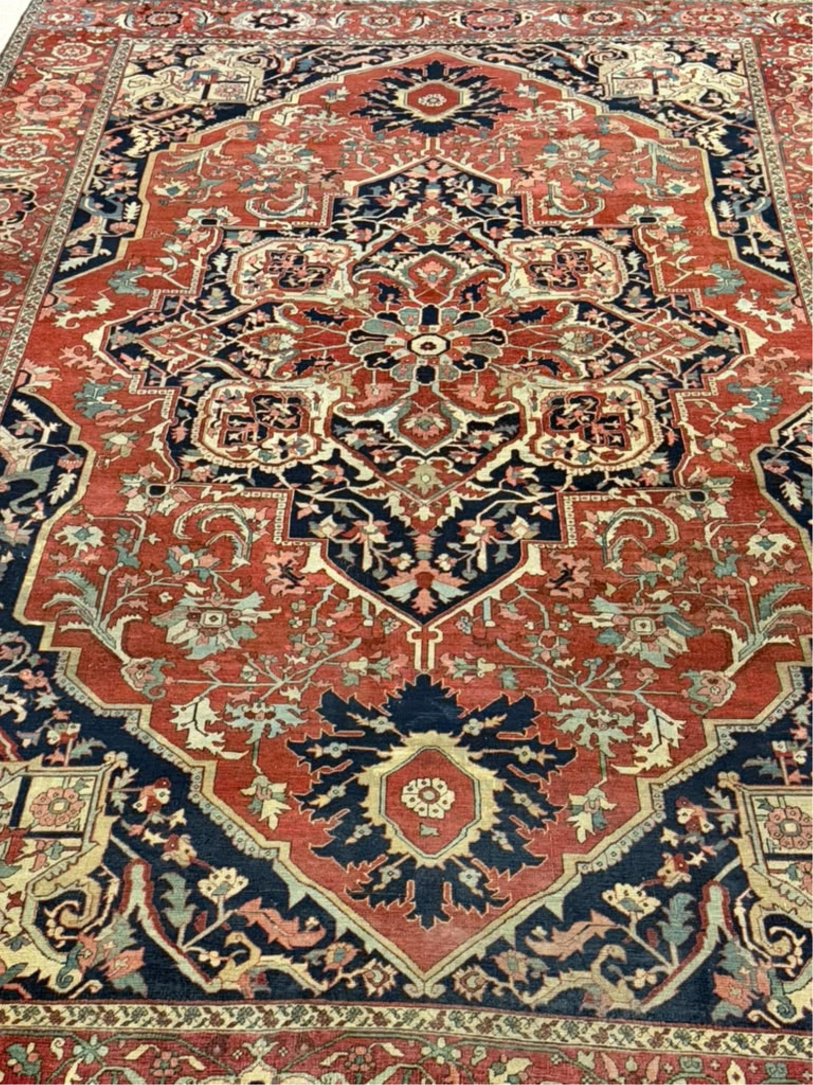 SERAPI (HERIZ) RUG - App. 9 ft. 5 in. x 13 ft. 5 in.. - 5