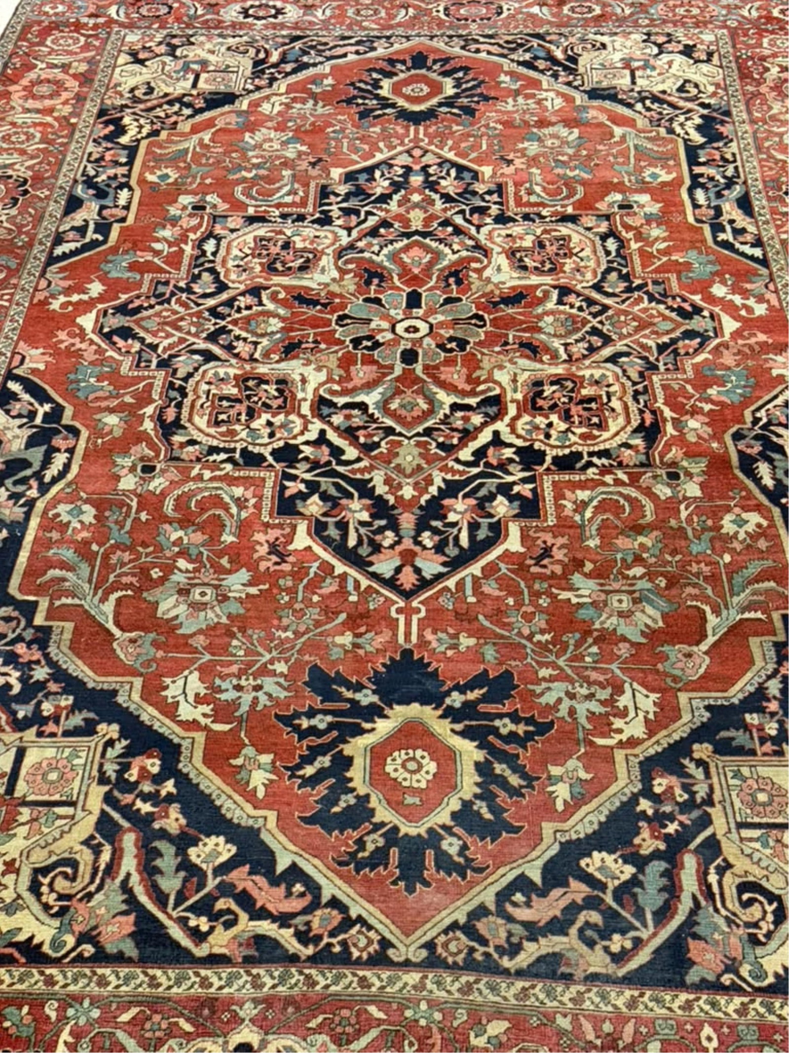 SERAPI (HERIZ) RUG - App. 9 ft. 5 in. x 13 ft. 5 in.. - 7