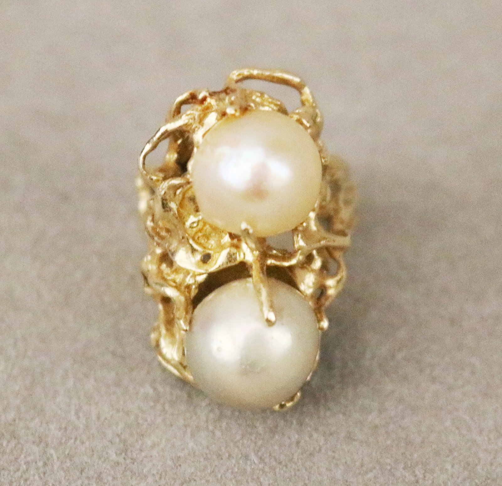18K YELLOW GOLD AND CULTURED PEARL OPENWORK ASYMMETRICAL BRANCH DESIGN RING Entwined branches (1 of 7)