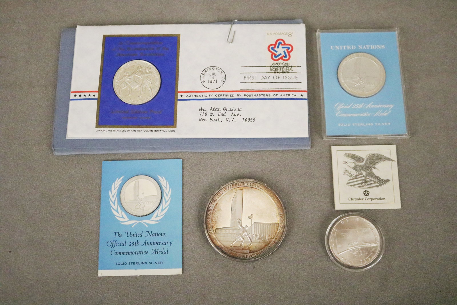 FIVE ASSORTED SILVER COMMEMORATIVE MEDALS Including three United Nations 25th Anniversary Medals (1 of 12)